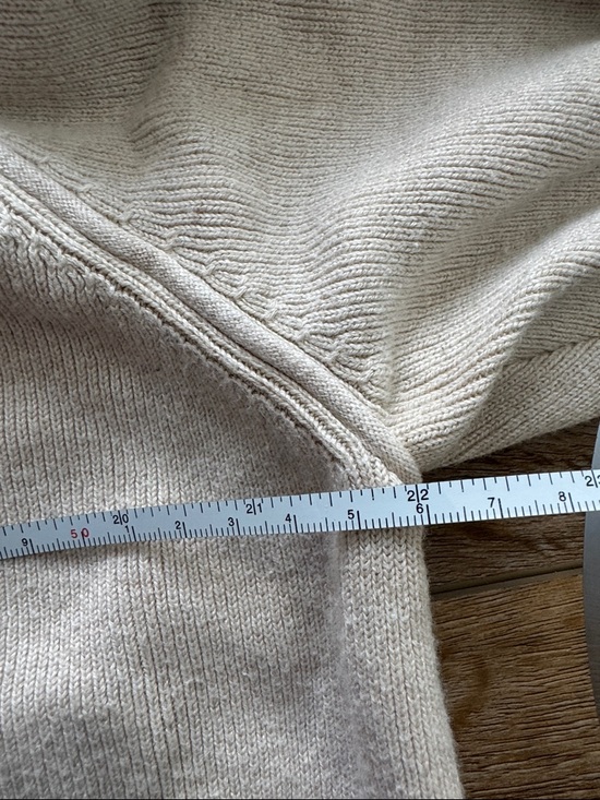 OUI Women's V-Neck Lightweight Cream Sweater - Picture 6 of 8